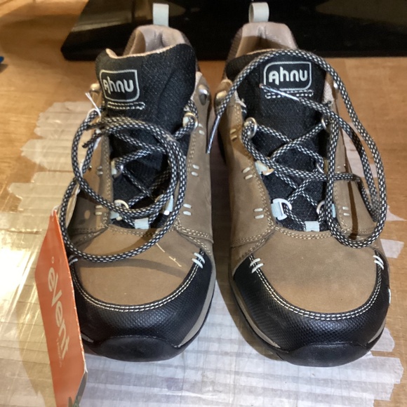 Ahnu Event Women's Hiking Shoes Waterproof Vibram Sole Size 9 NO Shoebox - Picture 1 of 16